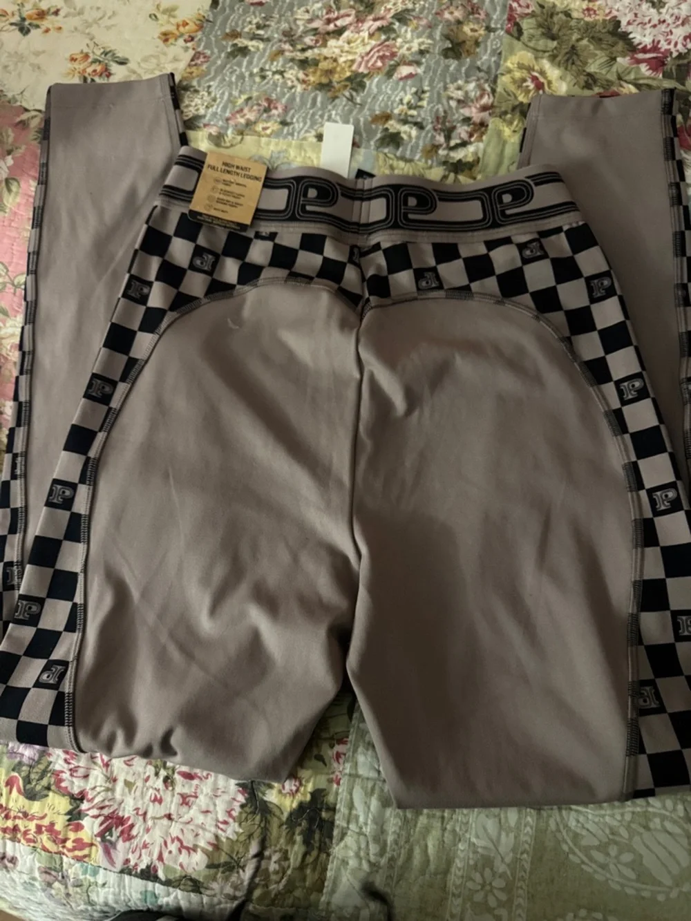 PINK Victoria's Secret Taupe & Black Checkerboard Logo Leggings - Picture 2 of 4